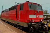 Baureihe 181.2 (181 219-7) in Karlsruhe • © Von calflier001 - DB ELECTRIC LOCO AT KARLSRUHE HAUPTBAHNHOF GERMANY APRIL 2013, CC BY-SA 2.0, https://commons.wikimedia.org/w/index.php?curid=26359557