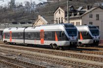 Ein zweiteiliger Stadler Flirt der Baureihe 429. In Diensten der DB. Es handelt sich um Ex-Abellio Fahrzeuge. Aufnahme entstand im März 2022 im Bahnhof Siegen. • © ummet-eck.de / christian schön