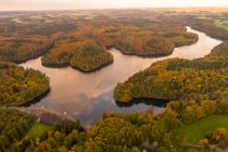 Dass Bergische Land ist das Land der Talsperren, die nicht nur Wasserspeicher, sondern auch beliebte Erholungsziele sind. • © Tourismus NRW, Lukas Zecher