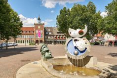 Der Brunnen auf dem Marktplatz in der Kreisstadt Borken. • © Münsterland e.V. / Philipp Fölting