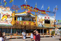 Der große Irrgarten auf dem Oktoberfest 2023 • © kirmesecke.de