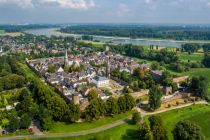 Blick auf Dormagen (Zons) am Rhein. • © Tourismus NRW, Dominik Ketz