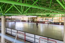 Bei 30 Grad Außentemperatur war in der Eissporthalle in Willingen nicht ganz so viel los. • © ummet-eck.de / christian schön