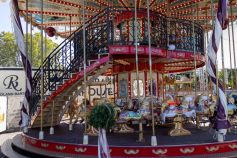 The Grand Carousel von Barth auf dem Cannstatter Volksfest 2023 • © kirmesecke.de