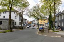 Blick von unterhalb der Villa Wippermann in die Frankfurter Straße in Halver. • © ummeteck.de - Silke Schön