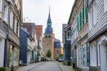 Die Pauluskirche liegt in der Altstadt von Hückeswagen.  • © ummeteck.de - Christian Schön