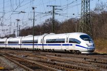 Das erste Exemplar der Baureihe - 406 001 - fährt im März 2022 in einem europäischen Sonder-Farbkleid. • © ummet-eck.de / christian schön