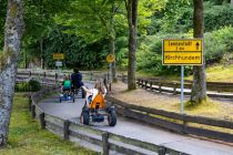 Selber treten ist angesagt auf der Kettcarbahn im Panorama Park. • © ummet-eck.de / christian schön