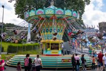 Der Fuhrmann Kettenflieger auf der Mega-Kirmes am Wuppertaler Stadion (2022). • © ummet-eck.de / christian schön