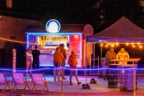 Mittlerweile steht der Foodtruck in Olpe. Blue Mama ist jetzt im Gebäude genau daneben mit gemütlichen Sitzgelegenheiten. • © ummeteck.de - Silke Schön