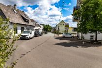 Die Ihnestraße in Valbert im Schützenfest-Gewand. • © ummeteck.de - Silke Schön