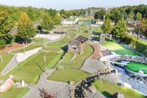 Die großzügige Almgolf-Anlage des Alpenparks in Neuss. • © alpenpark-neuss.de