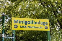 Die Minigolfanlage in Nümbrecht liegt neben dem Kurpark. • © ummeteck.de - Silke Schön