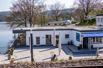 Das Cafe am See liegt am Biggesee in Olpe-Sondern. Rechts daneben die Campingoase. • © ummeteck.de - Christian Schön