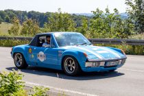 Ein schönes blaues Farbkleid trägt der Porsche 914 mit der Startnummer 45. • © ummet-eck.de / silke schön