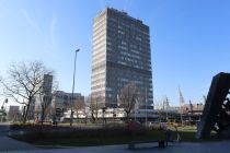 Das Postbank-Hochhaus in Essen liegt direkt am Hauptbahnhof. • © ummet-eck.de / christian schön