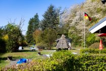 Der Minigolfplatz liegt neben dem Hallenbad monte mare in Eckenhagen. • © ummeteck.de - Silke Schön