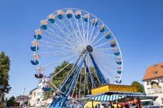 Ein Riesenrad ist immer ein Highlight auf der Kirmes. Im Bild der Ostseestern 1 von Gormanns • © ummet-eck.de / christian schön