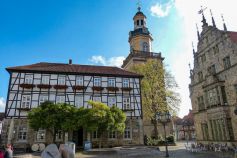 Der Marktplatz von Rinteln mit der St. Nikolai-Kirche. • © pixabay.com