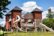 Die Ritterburg ist einer der ersten Kletterspielplätze, der im oberen Panorama Park gebaut worden ist. • © ummet-eck.de / christian schön