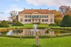 Die Doppelschlossanlage Harkotten in Sassenberg. • © Münsterland e.V. / Philipp Fölting