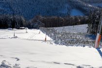 Der Schwedenhang war im Dezember 2022 noch nicht wirklich präpariert. Die Schwedenhütte hingegen hatte bereits geöffnet. • © ummet-eck.de / christian schön