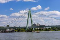 Severinsbrücke mit Blick in Richtung Köln Poll • © ummet-eck.de / christian schön