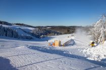Am ersten Betriebstag im Skigebiet Altastenberg in der Saison 2022/2023 herrschten perfekte Bedingungen. • © ummet-eck.de / christian schön