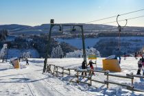Skilift Obere Postwiese Mitte Dezember 2022 bei besten Bedingungen und jede Menge Platz auf der Piste. • © ummet-eck.de / christian schön