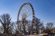 Im März 2022 stand das Riesenrad The View am Kölner Zoo in der Nähe des Rheinufers. • © ummet-eck.de / christian schön
