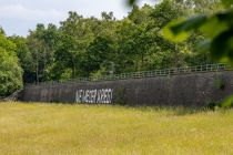 Das Statement ist klar an der Mauer in Waldbröl. • © ummeteck.de - Silke Schön