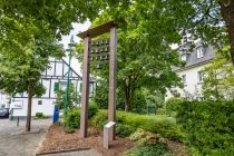 Das Zuccalmaglio-Glockenspiel liegt neben dem Geburtshaus des Dichters und am Zuccalmaglio-Platz in Waldbröl. • © ummeteck.de - Silke Schön