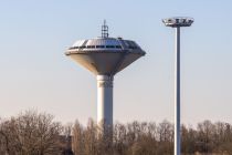Der Wasserturm in Leverkusen ist eine weithin sichtbare Landmarke und ein Wahrzeichen der Stadt. • © ummet-eck.de / christian schön
