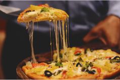 Ein Stück Pizza mit Käse bitte. - © pixabay.com