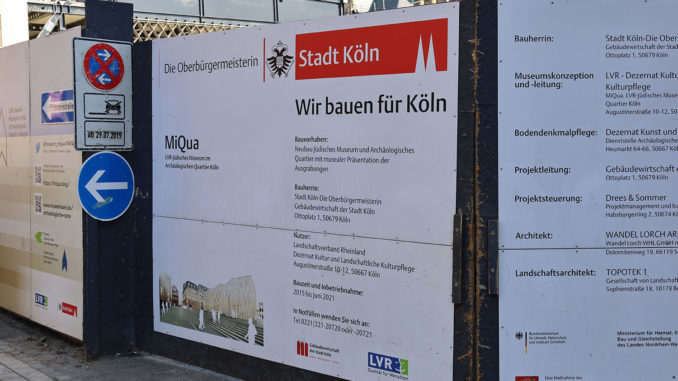 Hier wird gebaut: Am Kölner Rathaus entsteht das Museum MiQua - LVR-Jüdisches Museum. © ummet-eck.de / christian schön