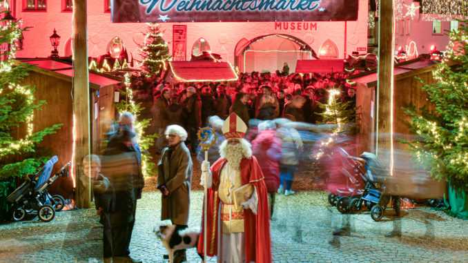 Große Vorfreude auf den Weihnachtsmarkt in Attendorn. // Foto: Hansestadt Attendorn