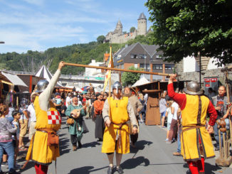 Zeitreisen durch verschiedene Epochen in der regionalen Geschichte von Burg und Stadt Altena sollen künftig an die Stelle des Mittelalterfestes treten. // Foto: Pfiffikus