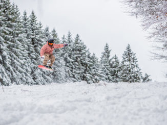 Snowboarder im Skikarussell Altastenberg // Foto: Wintersport Arena Winterberg