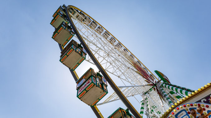 Endlich wieder Riesenrad fahren! Auf dem Bild das Riesenrad Bellevue. // Foto: ummet-eck.de, Christian Schön