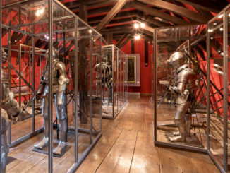 Waffengang: Die Museen der Burg Altena sind bekannt für ihre umfangreiche Sammlung an Waffen und Rüstungen. // Foto: Stephan Sensen
