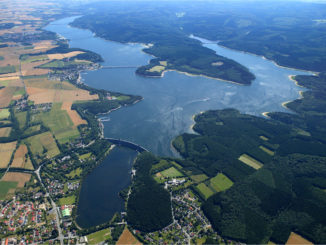 Der Möhnesee aus der Luft. // Foto: Ruhrverband