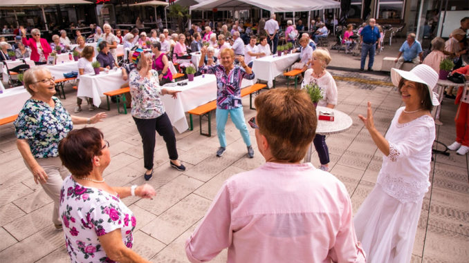 Gute Laune bei der letztjährigen Seniorensause. // Foto: Frauke Brenne_brennweite