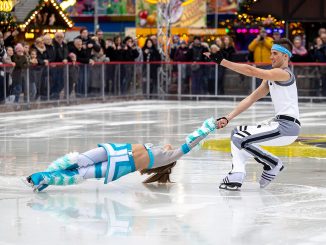 Auf der Eröffnung des Cranger Weihnachtszaubers 2023 zeigten zwei Eislauf-Profis, was sie bei HOLIDAY ON ICE aufführen werden. // Foto: Westfalenhalle Dortmund