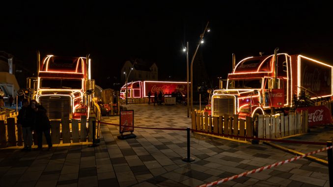 Die Coca Cola-Trucks 2022 in Meinerzhagen. // Foto: ummet-eck.de, Christian Schön