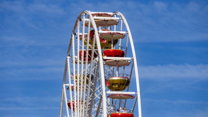 Bald steht für zwei Monate ein Riesenrad am Rheinufer in Bonn-Beuel (Symbolbild). // Foto: ummet-eck.de